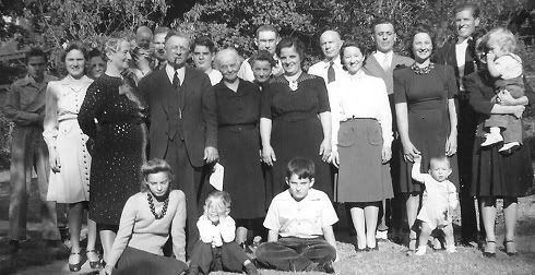 familypiclate1942s-1513189