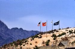 08_jim_kyle_korea_flags_lightning_fwd_25divhq_04_1953vs-7704157