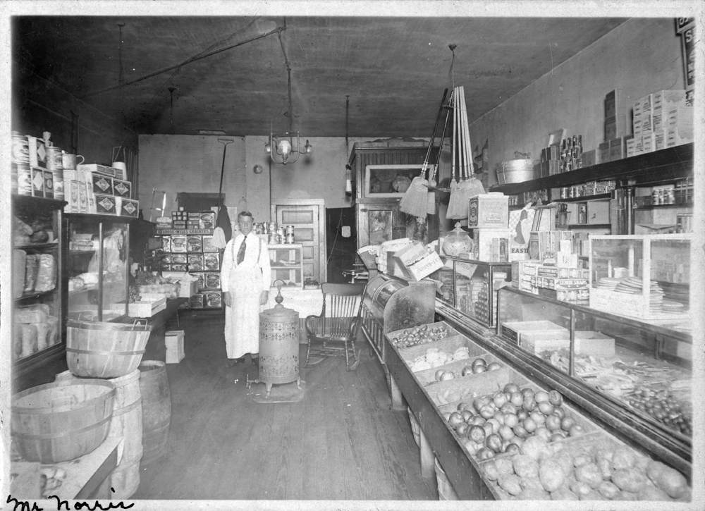 (CHS.2011.01.6) - Early Oklahoma City Grocer, possibly Philip Norris, 220 W Pottawatomie (SW 5), c. 1910 