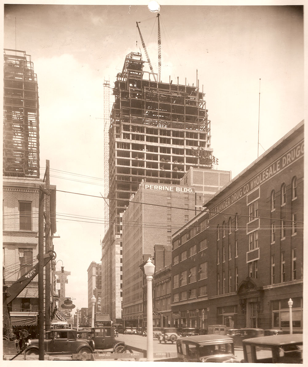 (FNB.2010.3.08) - View East on NW 1 from Harvey, c. late 1931