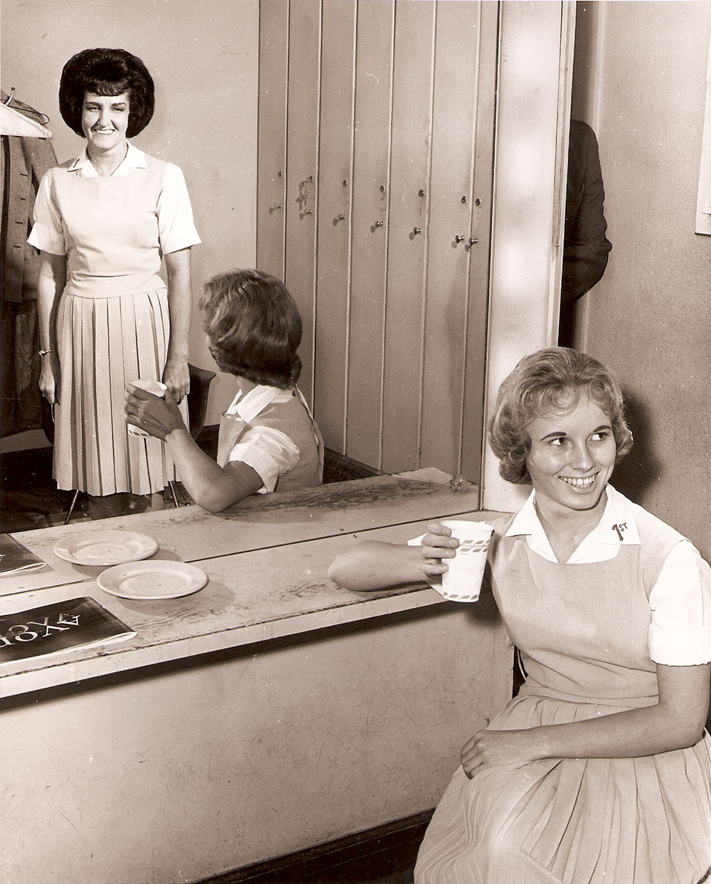 (FNB.2010.6.04) - Women's Locker Room, First National Building, c. 1960