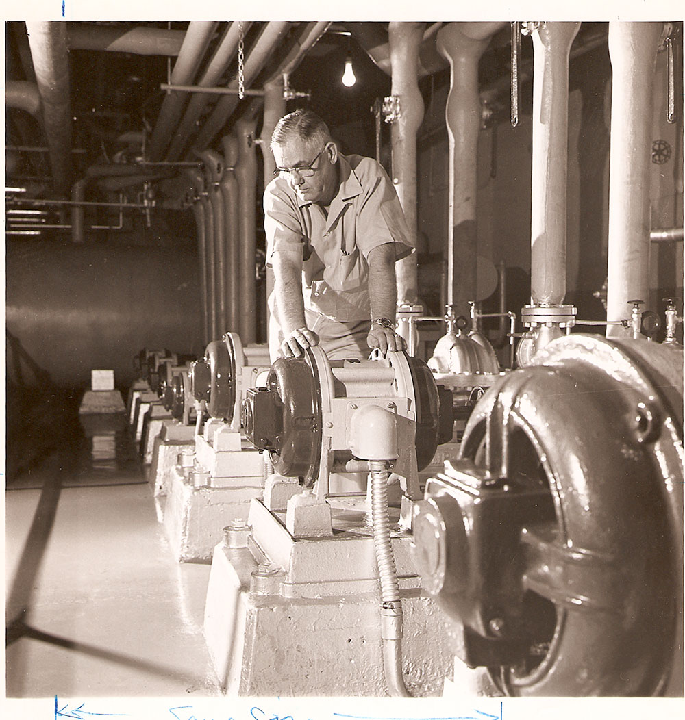 (FNB.2010.6.07) - HVAC Service Area, First National Building, c. 1960