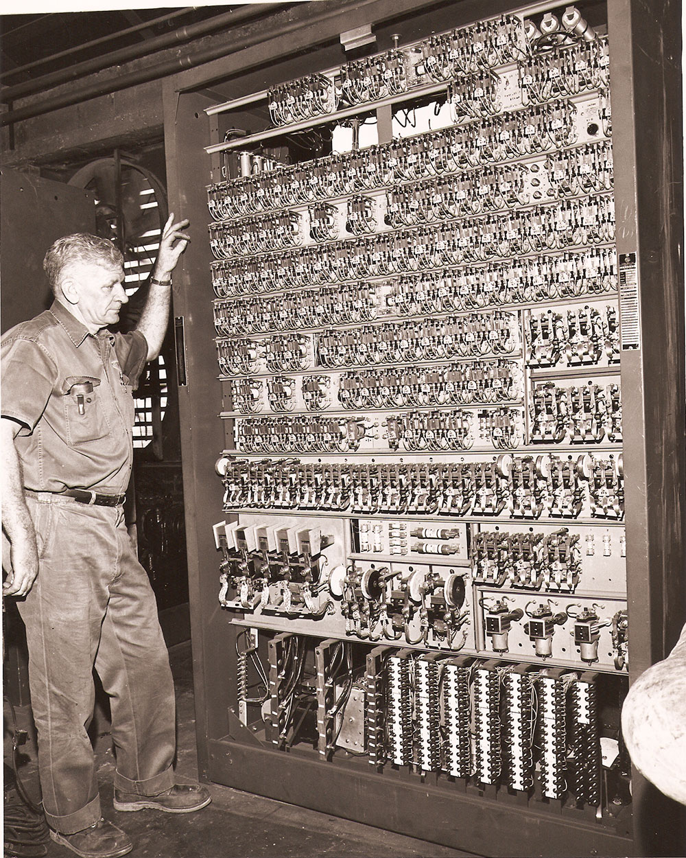 (FNB.2010.6.18) - Electrical Service Area, First National Building, c. 1960