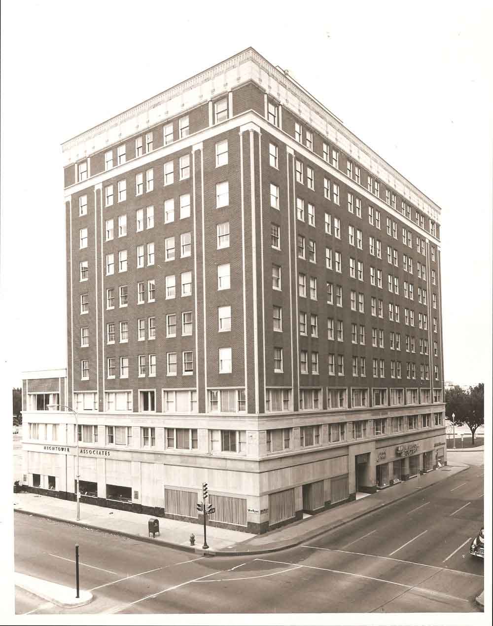 (HTC.2010.1.02) - Hightower Building, 105 N Hudson, View Northwest from Mercantile Building, c. 1940s