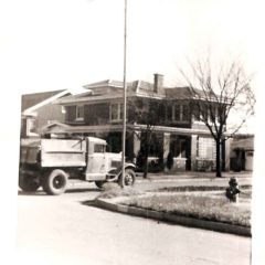 (HTC.2010.6.05) - Home of Clarence J. Myers, 224 NW 18, c. 1937