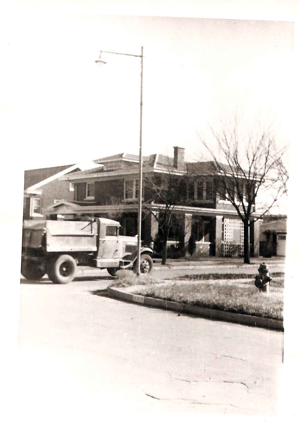 (HTC.2010.6.05) - Home of Clarence J. Myers, 224 NW 18, c. 1937