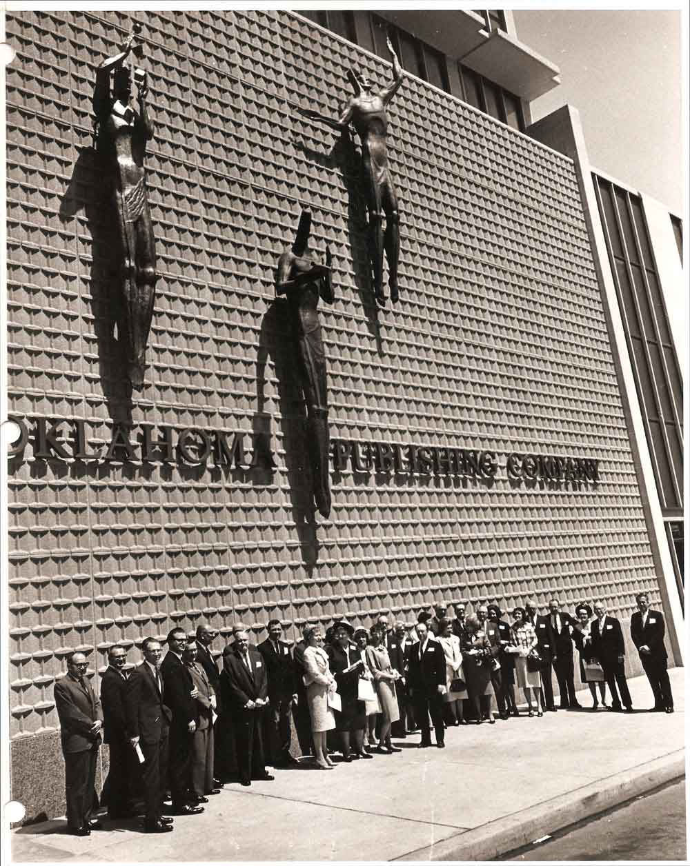 (HTC.2010.7.01) - Dedication of Statues, Oklahoma Publishing Company Office Building, North Side, Unit Block of NW 4, c. 14 April 1964