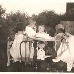 (HTC.2010.8.29) - Hightower Children at Birthday Party, c. 1927
