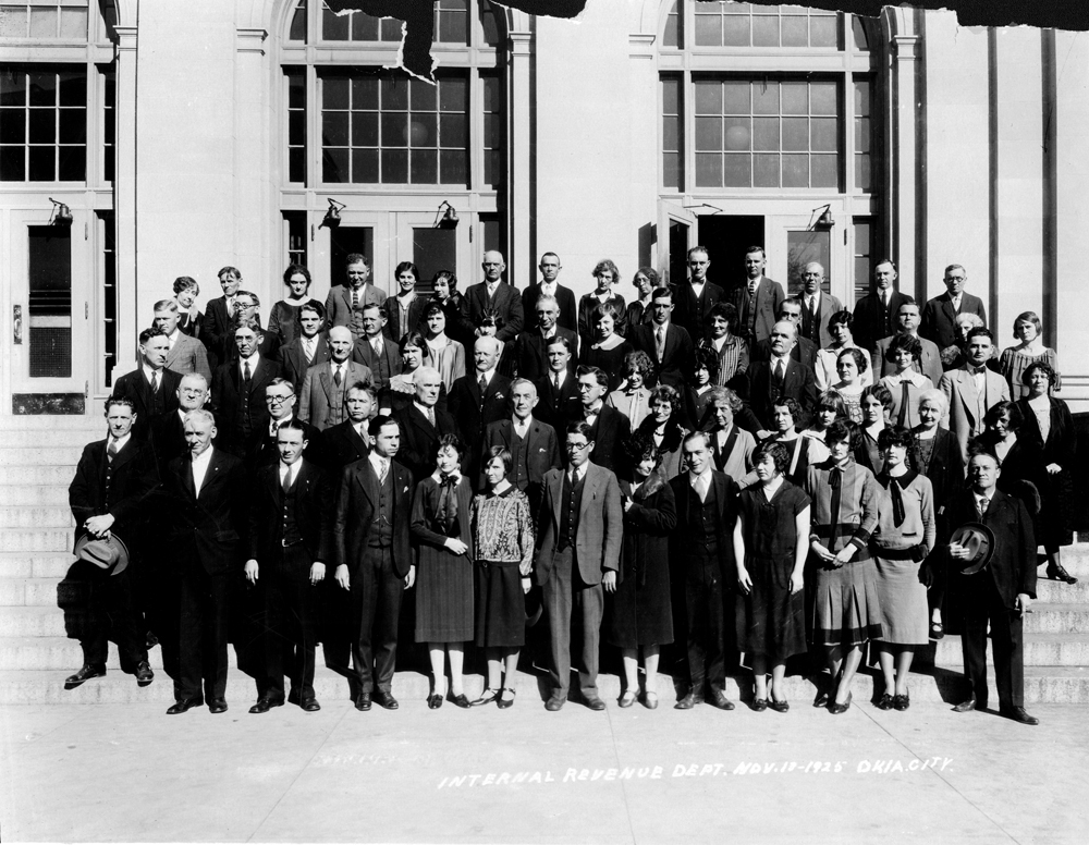 (CHS.2011.01.8) - Internal Revenue Service Employees on Steps of Federal Building, 201 NW 3, 10 Nov 1925