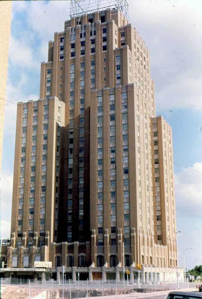 (KMC.2011.1.07) - Biltmore Hotel, 228 W Sheridan, c.1975