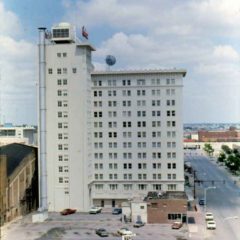 (KMC.2011.1.18) - Colcord Building, 1 N Robinson, View E on Sheridan, c.1975