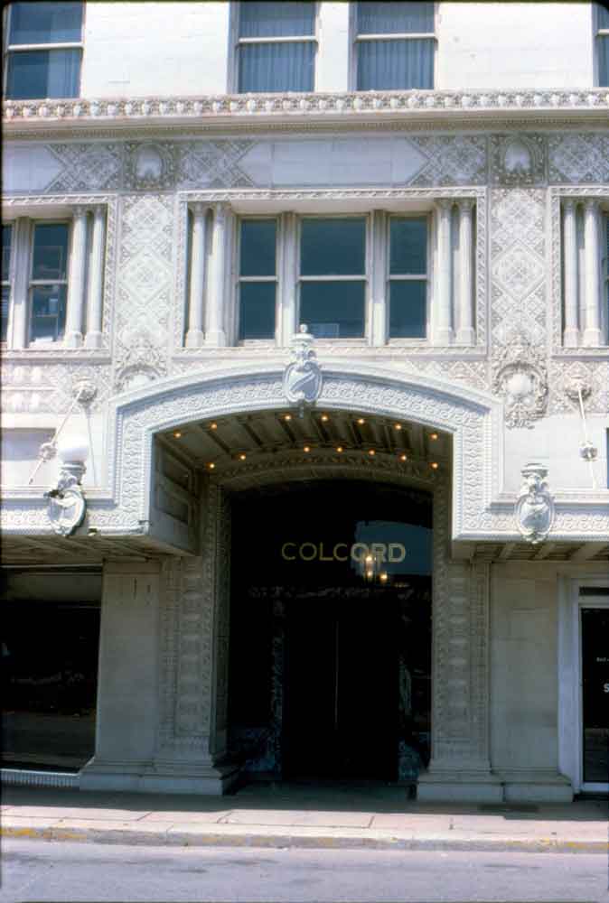 (KMC.2011.1.22) - Colcord Building, 1 N Robinson, c.1975