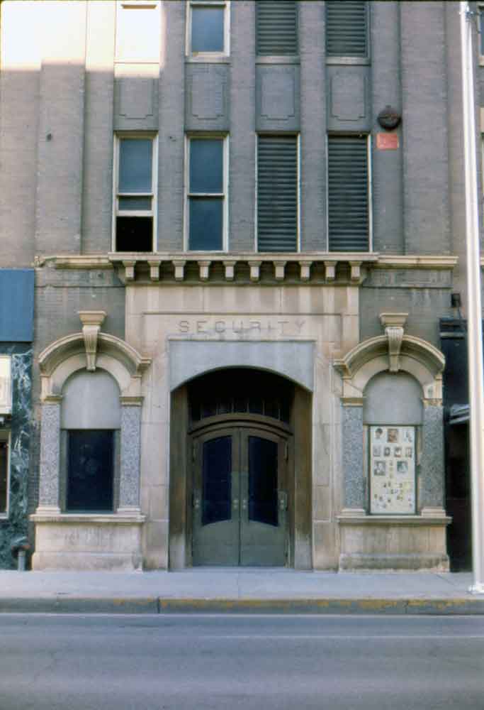 (KMC.2011.1.42) - Security Building, 20 N Harvey, c.1975