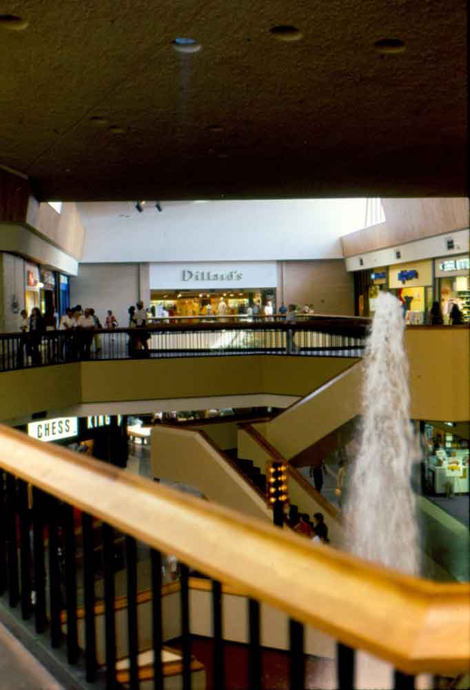 (KMC.2011.3.08) - Crossroads Mall Interior, c.1975
