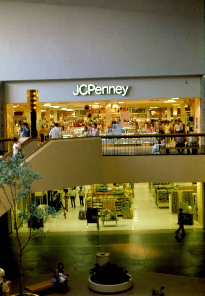 (KMC.2011.3.10) - J C Penney, Crossroads Mall, c.1975