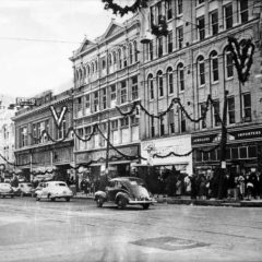 (OMC.2012.1.11) - South Side of 200 Block of West Main, c. 1940s