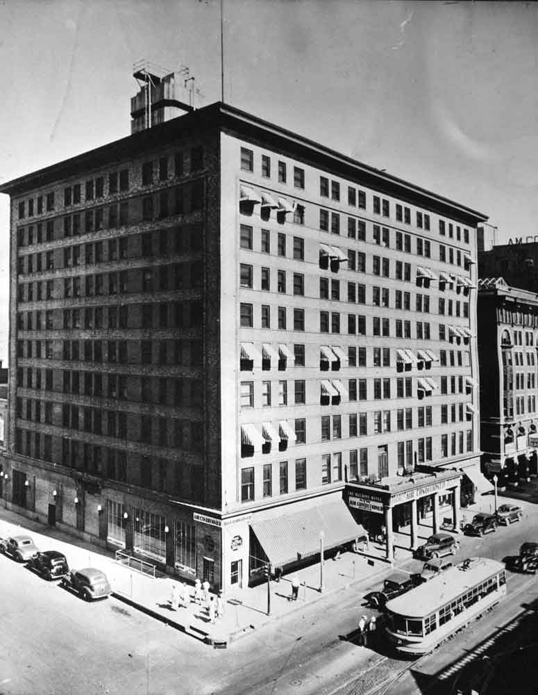 (OMC.2012.1.20) - Huckins Hotel, Southeast Corner, Main and Broadway