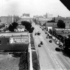 (CHS.2011.01.91) - View West on Main likely from John Deere Building, 533 W Main, c. early 1920s