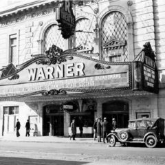 (CHS.2011.01.93) - Warner Theater, 215 W Grand, c. early 1930s