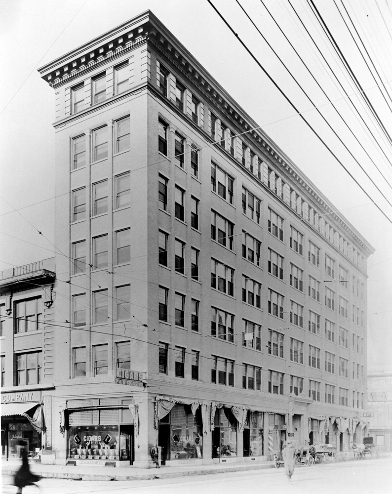 (CHS.2011.01.16) - Majestic Building, 301 W Main, c. 1900s