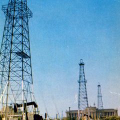 (RACp.2010.18.17) - View North on Lincoln Blvd from near NE 18, c. 1940s