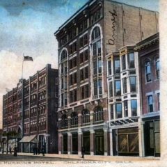(RACp.2010.35.33) - Lee-Huckins Hotel, 22 N Broadway, postmarked 1 Apr 1908