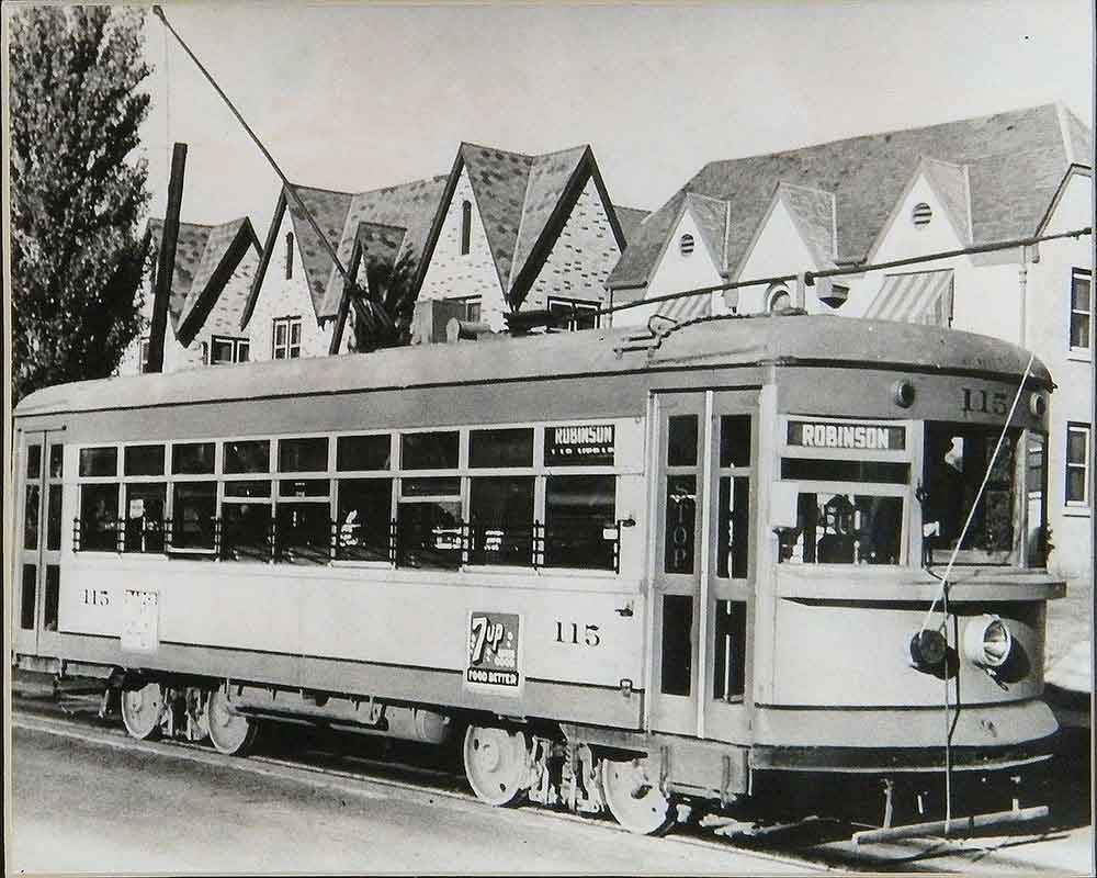 (BLVD.2010.1.7) - Streetcar on the Oklahoma Railway Company's Robinson Line, c. 1930s