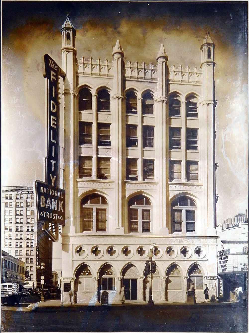 (BLVD.2010.1.9) - Fidelity National Bank, 133 West Grand Avenue, 1952