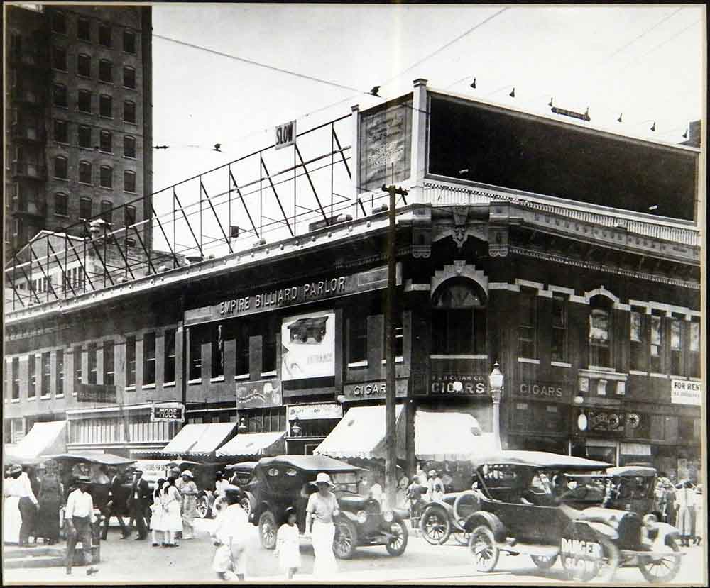 (BLVD.2010.1.17) - Empire Billiard Parlor and P & H Cigar Company, 200 West Main, ca. 1920