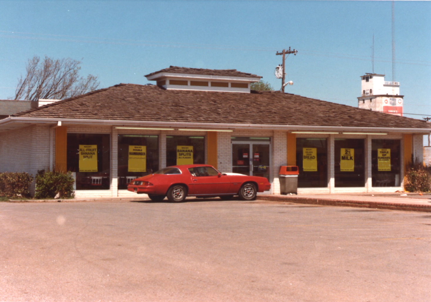 The old Braum's on Broadway in Edmond, circa 1980s.