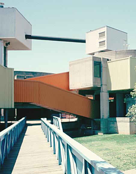 Stage Center Opens to Mixed Reviews